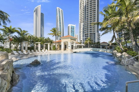 Chevron Renaissance - HR Surfers Paradise - Tweed Heads Accommodation 1