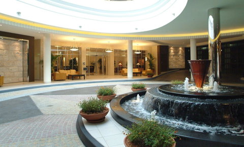 Chevron Renaissance - HR Surfers Paradise - Tweed Heads Accommodation 21