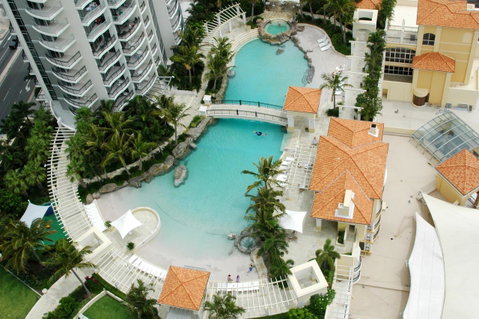 Chevron Renaissance - HR Surfers Paradise - Tweed Heads Accommodation 9