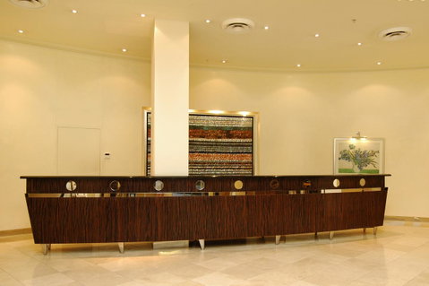 Chevron Renaissance - HR Surfers Paradise - Tweed Heads Accommodation 23