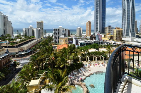 Chevron Renaissance - HR Surfers Paradise - Tweed Heads Accommodation 30