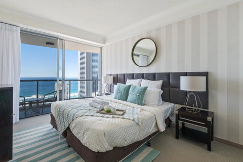 Chevron Renaissance - HR Surfers Paradise - Tweed Heads Accommodation 2
