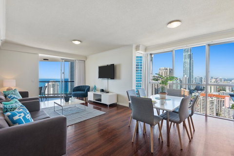 Chevron Renaissance - HR Surfers Paradise - Tweed Heads Accommodation 3