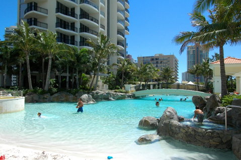 Chevron Renaissance - HR Surfers Paradise - Tweed Heads Accommodation 16