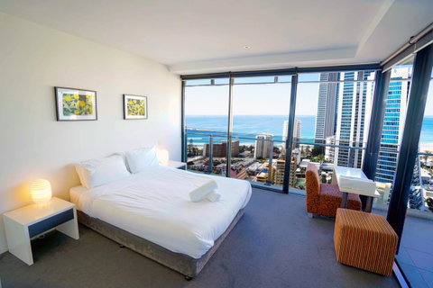 Circle On Cavill Surfers Paradise Apartments-Holiday Paradise - Tweed Heads Accommodation 9