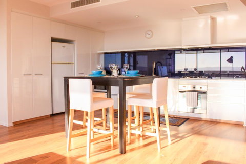 Circle On Cavill Surfers Paradise Apartments-Holiday Paradise - Tweed Heads Accommodation 17