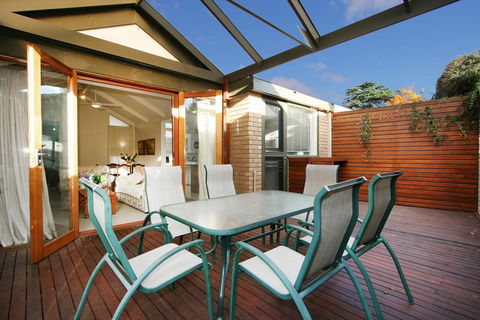Wattle Holiday Rental - Tweed Heads Accommodation 1