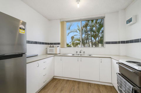 WAVES ON MAIN, 4/1 MAIN STREET - Tweed Heads Accommodation 1