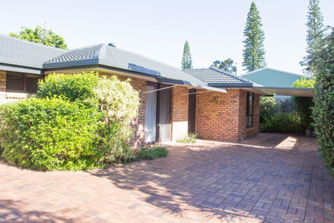 Wellington Parade 1/15a, Shelly Beach, Caloundra - Tweed Heads Accommodation 1