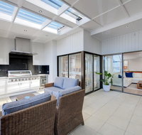 Whispering Sands' 10 Sandy Point Road - Luxury waterfront home with aircon WIFI  Foxtel - Tweed Heads Accommodation