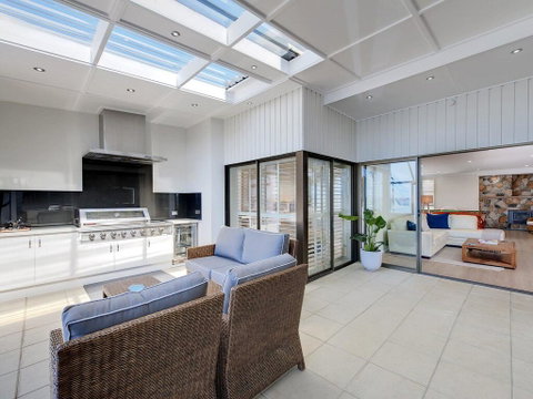 Whispering Sands', 10 Sandy Point Road - Luxury Waterfront Home With Aircon, WIFI & Foxtel - Tweed Heads Accommodation 0