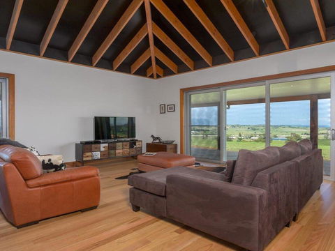Willowview - Coastal Retreat, Stunning Views - Tweed Heads Accommodation 2