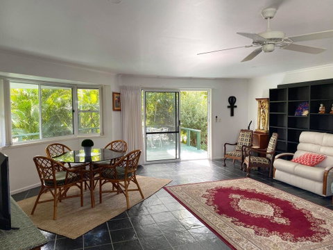 Woorim Secluded Palms Villa - Tweed Heads Accommodation 2