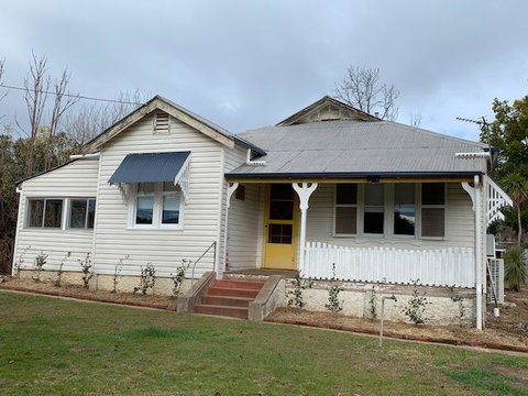 Yellow Door House Adelong - Tweed Heads Accommodation 1
