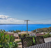 Yenangoon - Walking together Corlette - Tweed Heads Accommodation