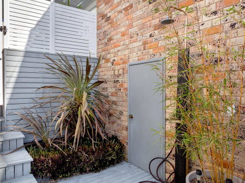 Yenangoon - Walking Together@ Corlette - Tweed Heads Accommodation 3