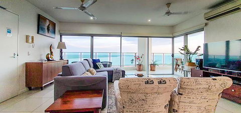 ZEN BY THE WATER - Darwin Premier Retreat - Tweed Heads Accommodation 3