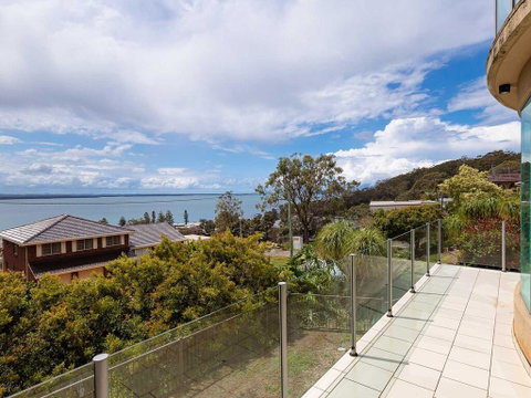 Maison De La Mer 30 Mulubinda Parade - Luxurious, Linen, Aircon And Panoramic Views - Tweed Heads Accommodation 3