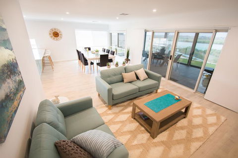 Serenity And Sweeping Murray River Views - Tweed Heads Accommodation 3