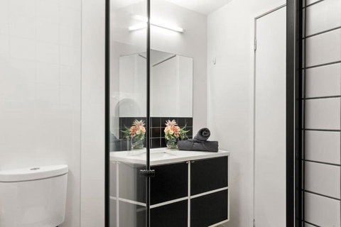 A 2 Bed 3min To Melbourne Central With Parking - Tweed Heads Accommodation 1