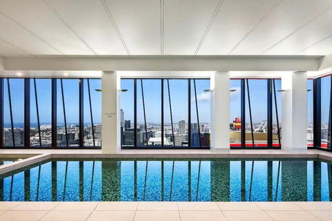 A Chic & Comfy 2BR Apt On Collins With City Views - Tweed Heads Accommodation 2