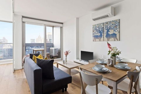 A Comfy 2BR Apt W City Views Near Southern Cross - Tweed Heads Accommodation 1