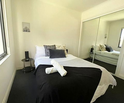 A Cozy 2B2B Apt Next To Carlton Garden W/ Parking - Tweed Heads Accommodation 2