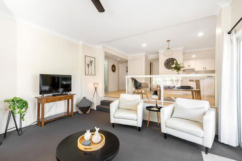 A Little Jewel By The Sea - Tweed Heads Accommodation 3