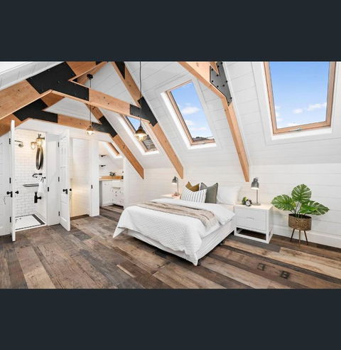 A Majestic Victorian Private Rear Access Quarters - Tweed Heads Accommodation 0