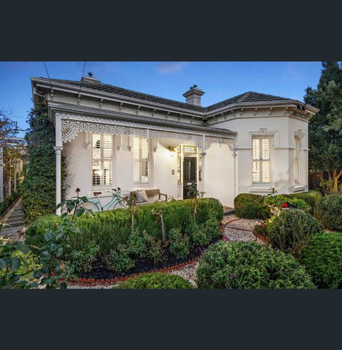 A Majestic Victorian Private Rear Access Quarters - Tweed Heads Accommodation 1