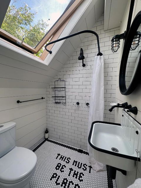 A Majestic Victorian Private Rear Access Quarters - Tweed Heads Accommodation 4
