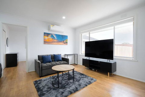 A Private Hideaway With Large Backyard And CarParks - Tweed Heads Accommodation 1
