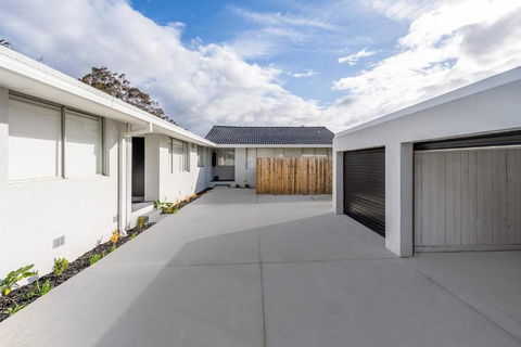 A Private Hideaway With Large Backyard And CarParks - Tweed Heads Accommodation 4