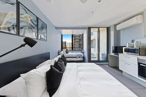 A Stylish & Comfy Studio Next To Southern Cross - Tweed Heads Accommodation 0