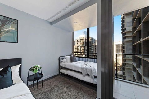 A Stylish & Comfy Studio Next To Southern Cross - Tweed Heads Accommodation 1