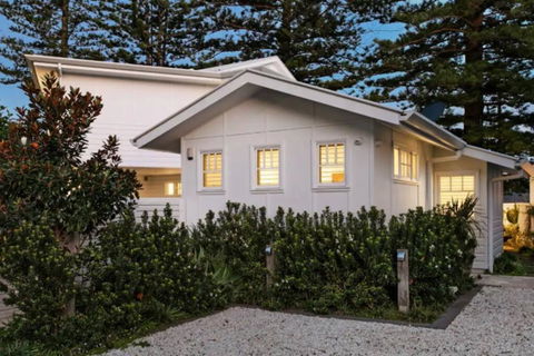 Absolute Beach Front House Panoramic Views - Tweed Heads Accommodation 2