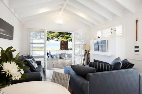Absolute Beach Front House Panoramic Views - Tweed Heads Accommodation 4