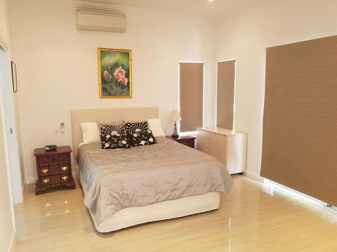 Absolute Beachfront 2 Bedroom Luxury Holiday Apartment - Tweed Heads Accommodation 3