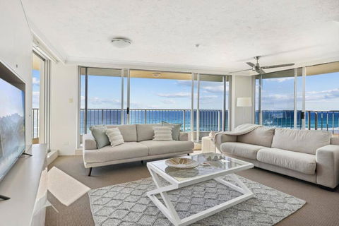 Absolute Beachfront Apartment - Tweed Heads Accommodation 2