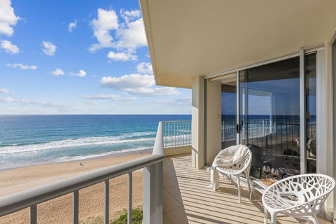 Absolute Beachfront Apartment - Tweed Heads Accommodation 1