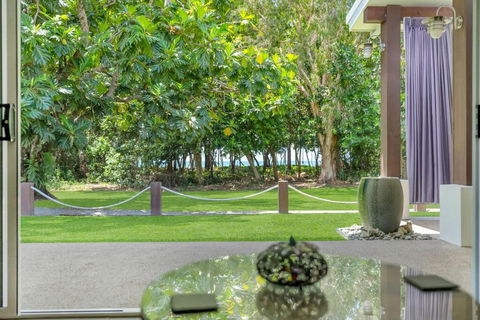 Absolute Beachfront WongaBelle- Pet Friendly - Tweed Heads Accommodation 4