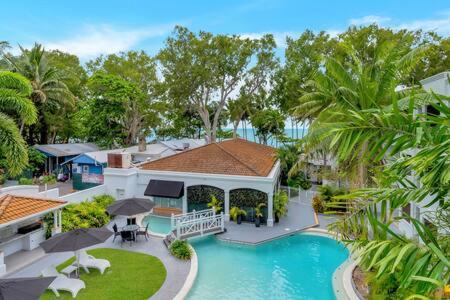 Absolute Superb Location Ocean Views Beachfront - Tweed Heads Accommodation 0