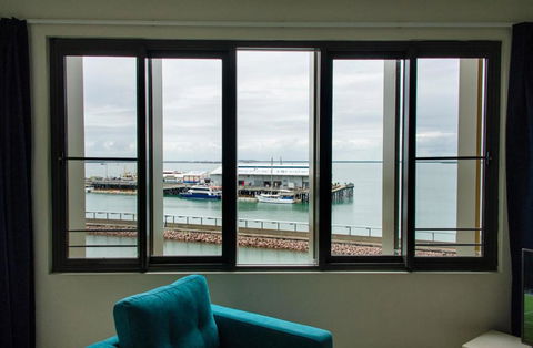 Absolute Waterfront Darwin - 1 Bedroom Apartments Over The Water - Tweed Heads Accommodation 2