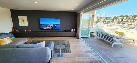 Absolute Waterfront With Oversized Private Terrace - Tweed Heads Accommodation 4