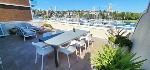 Absolute Waterfront With Oversized Private Terrace - Tweed Heads Accommodation 1