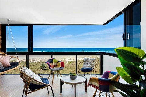 Absolutly Beachfront Surfers Paradise, Pure Shores! - Tweed Heads Accommodation 2