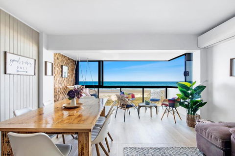 Absolutly Beachfront Surfers Paradise, Pure Shores! - Tweed Heads Accommodation 0