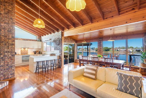 Acacia Shores - Waterfront - Tweed Heads Accommodation 2