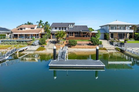 Acacia Shores - Waterfront - Tweed Heads Accommodation 0