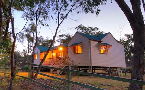 Accommodation Creek Cottages & Sundown View Suites - Tweed Heads Accommodation 1